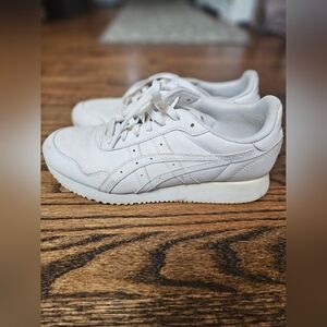 ASICS Women’s White Sneakers – Size 8